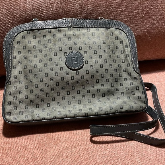 Vintage Fendi! Mini logo crossbody bag VGUC - Picture 1 of 14